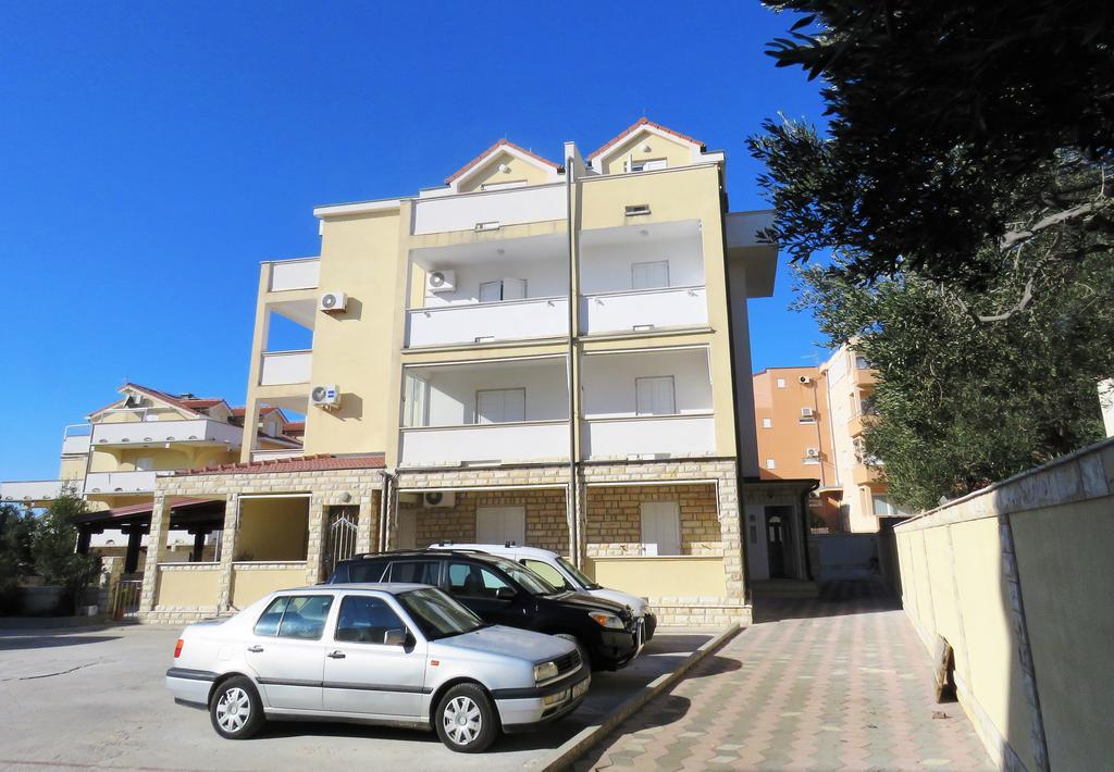 Apartments Party Novalja Zewnętrze zdjęcie